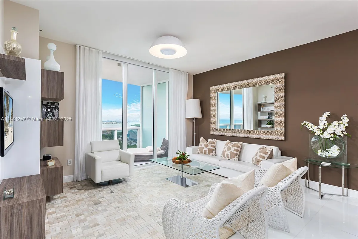 Building Photo - 15811 Collins Ave #1702