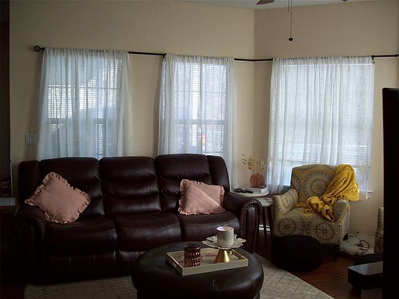 3rd image of 519 NE 1st St