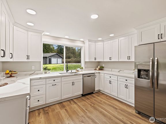 5th image of 11120 180th Street SE