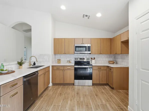 6126 E ROLAND Street, Mesa, AZ 85215