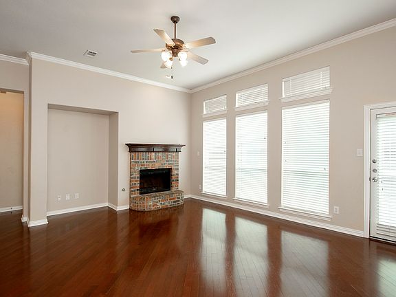 3rd image of 4402 Duval Dr