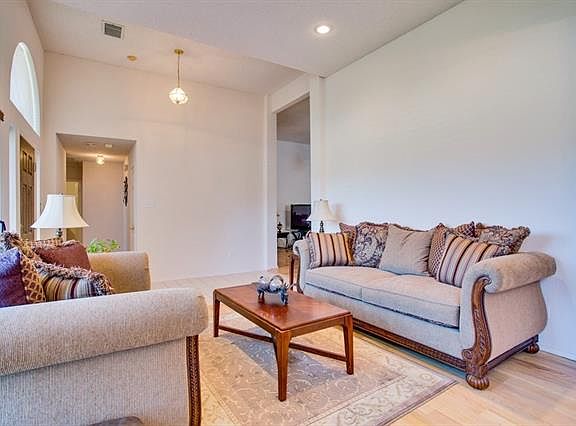 3rd image of 1534 Waterford Dr
