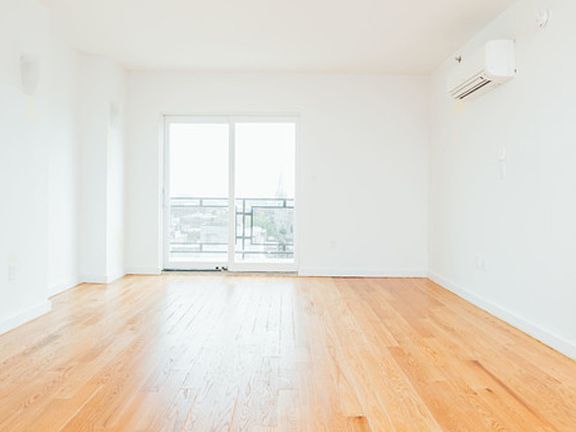 5th image of 146 Linden Blvd #B8