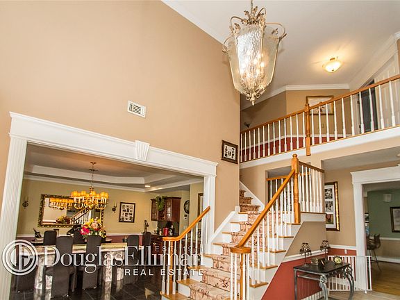 3rd image of 6 Saggese Ln