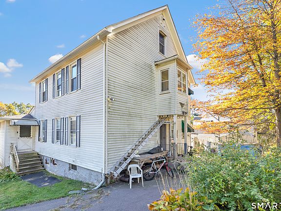 4th image of 142 Gracey Avenue
