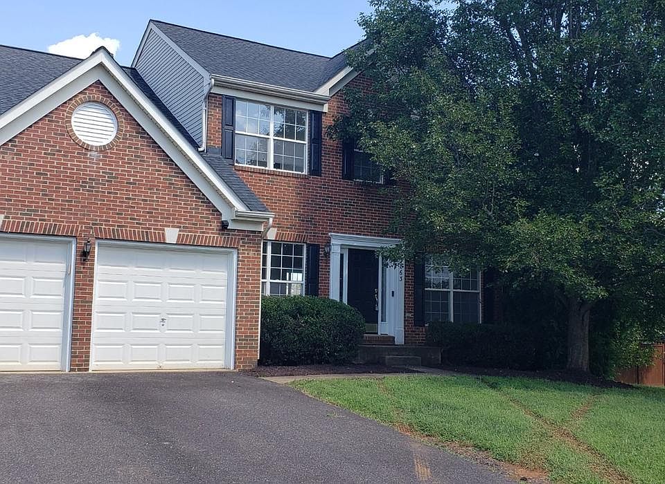 1st image of 863 Fox Den Rd