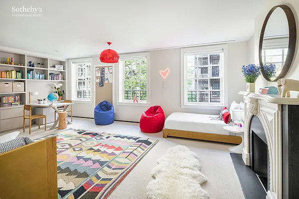 Sold by Sotheby's International Realty | media 12