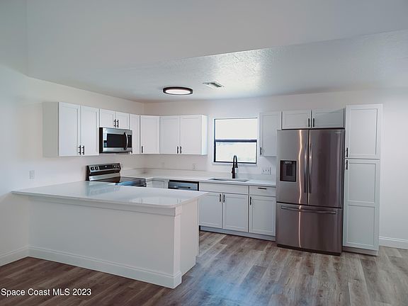 4th image of 2505 Saint Pauls Dr