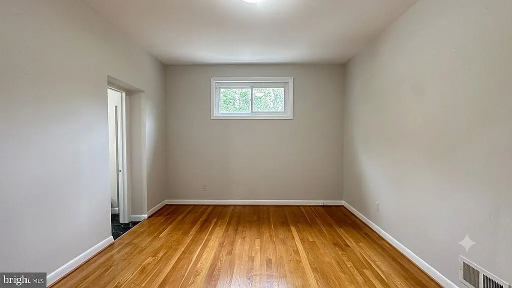 3 bed, 1600 sqft, $3,000 — Photo 4