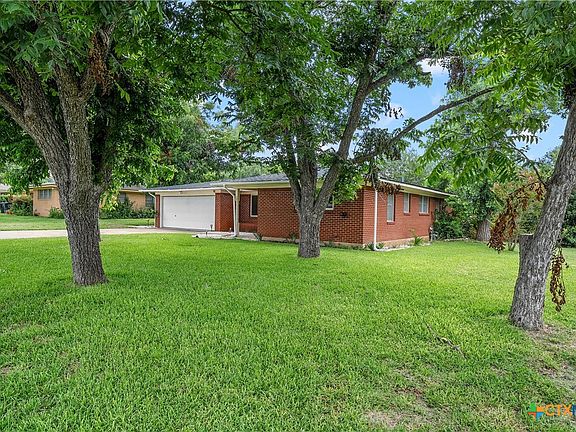 2nd image of 2417 Robin Rd