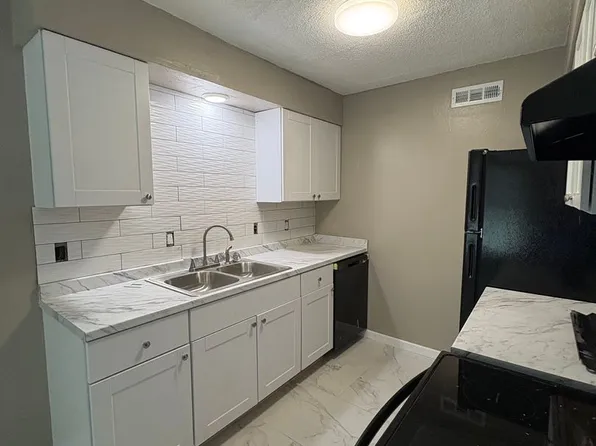 5620 S Quaker Ave APT D, Tulsa, OK 74105