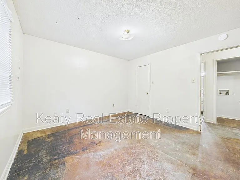 102 Dorchester St #A — Photo 8