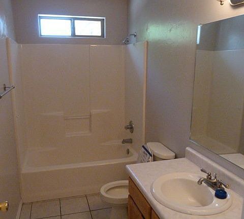 5th image of 691 E Collingwood St