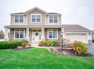 9 Surrey Dr, Ballston Lake, NY 12019