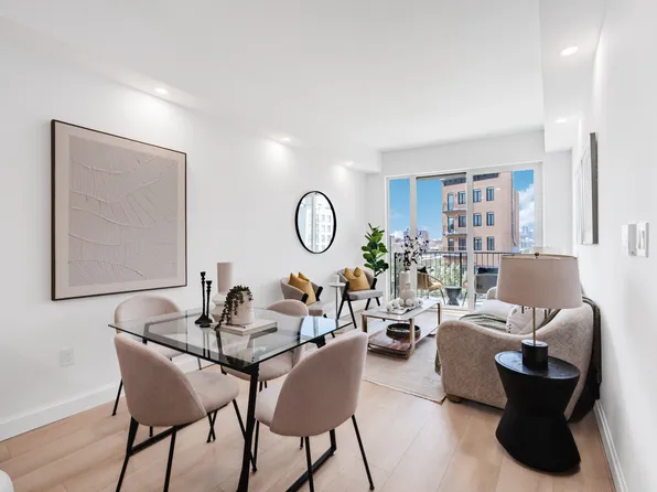 21-07 Astoria Boulevard image 3 of 9