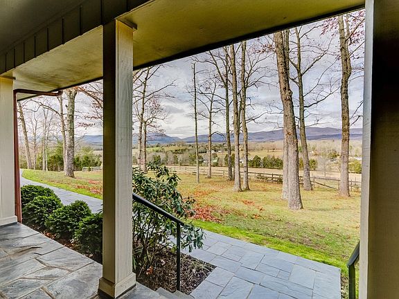 5th image of 287 Martins Ln