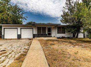 832 W Merriweather St, New Braunfels, TX 78130
