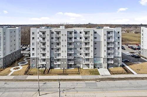 1611 Banwell Rd #416 Photo 1