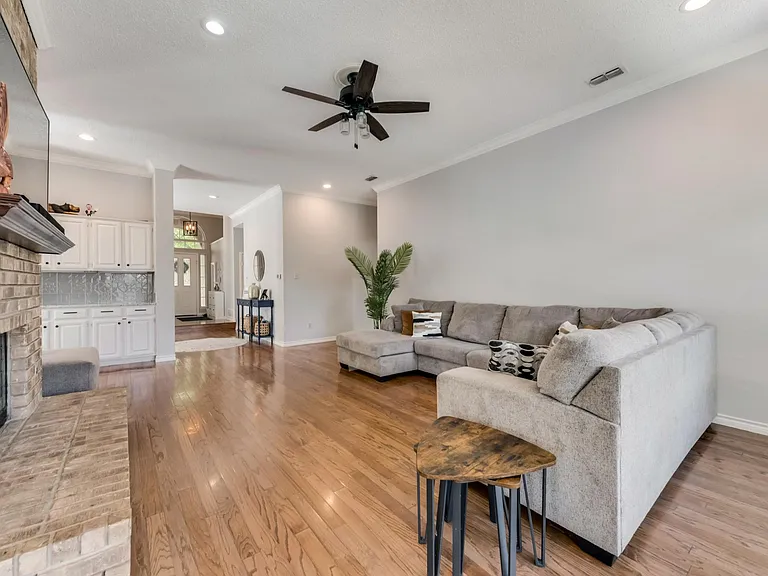7404 Catlow Ct — Photo 9