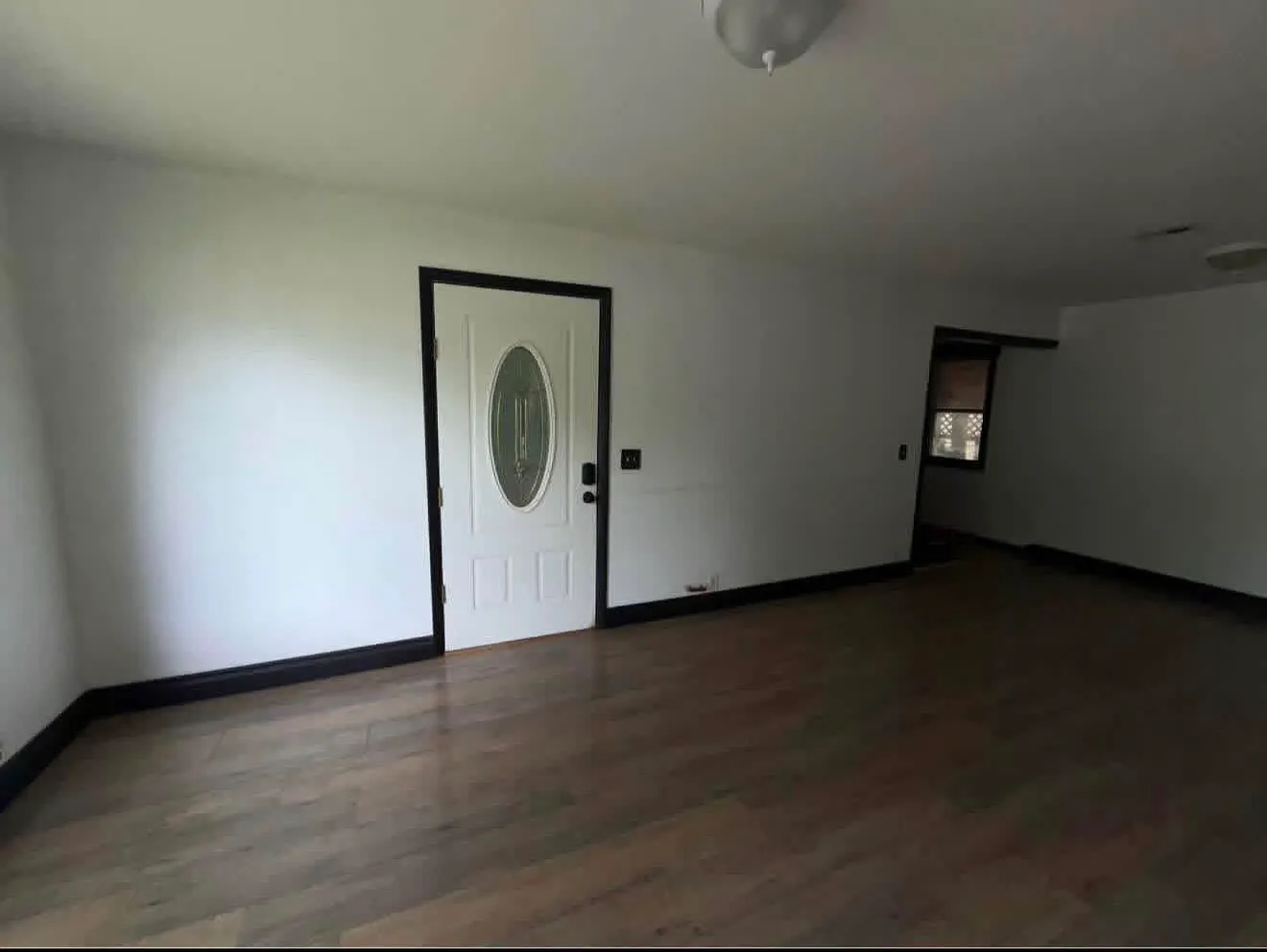3 bed, 1008 sqft, $1,150 — Photo 2