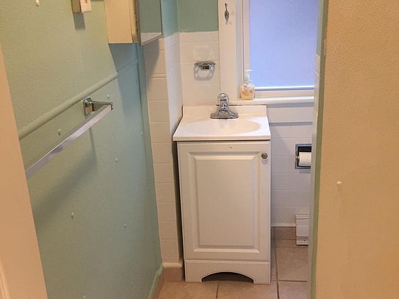 2nd floor bathroom, tub to right