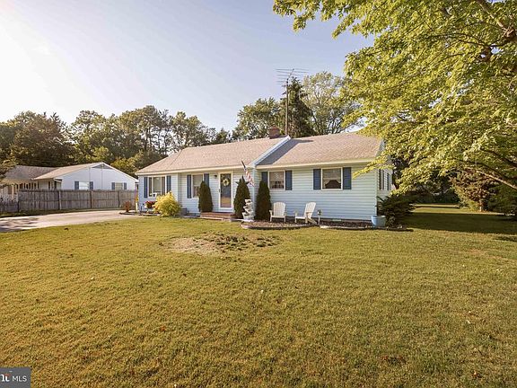 4th image of 123 Francis Dr
