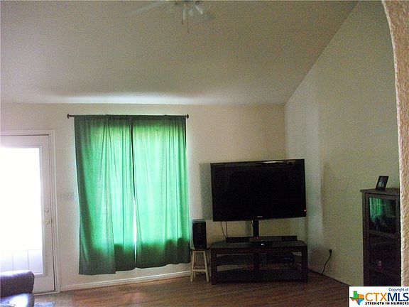 4th image of 1150 Green Hl