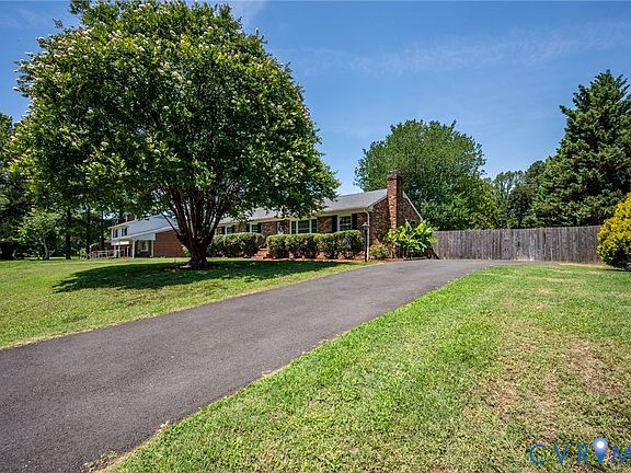 3rd image of 7092 Sunnyhill Dr