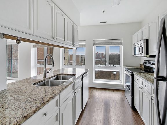 4th image of 1415 Sherman Ave APT 506