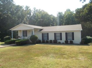 1316 Peach St, Selmer, TN 38375