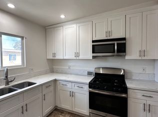 7713 Walker Ave APT D, Cudahy, CA 90201