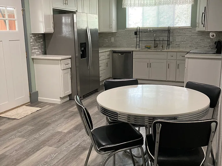 1122 S Woodlawn St #2 — Photo 9