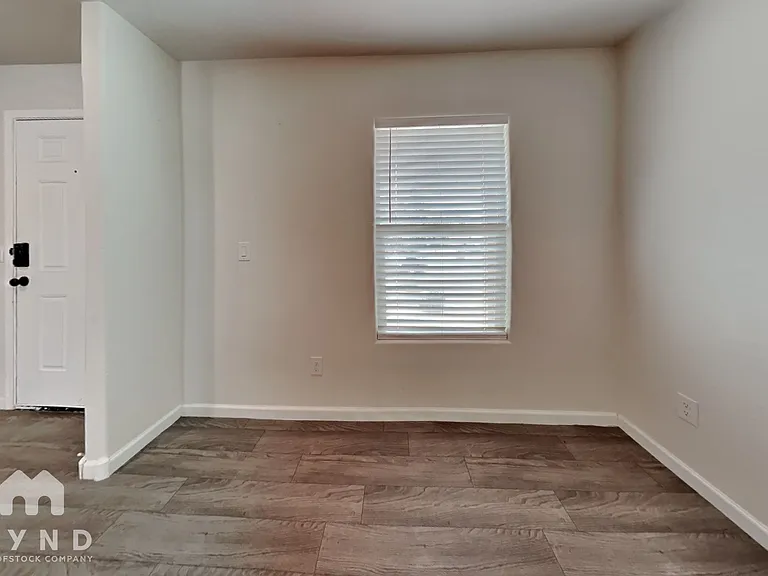 144 W Douglas Ave — Photo 3
