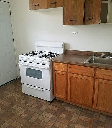 4th image of 1645 W Pratt Blvd #2