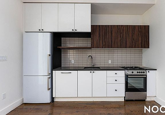 4th image of 1530 Putman Ave #1R