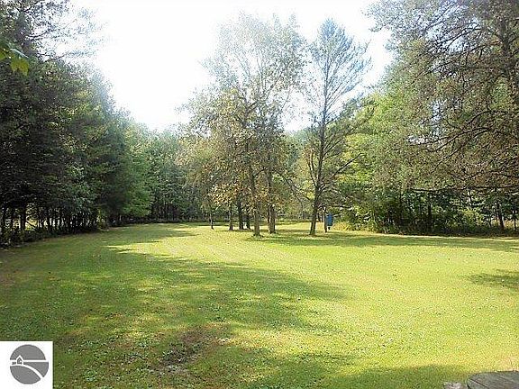 3rd image of 117 Sugar River Rd