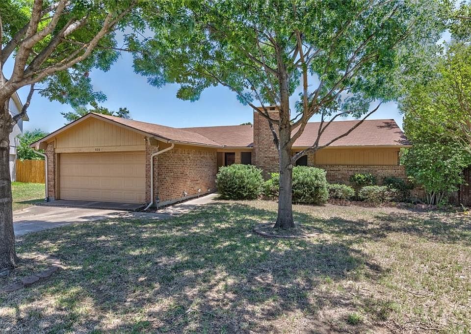 1st image of 808 Foxwood Pl