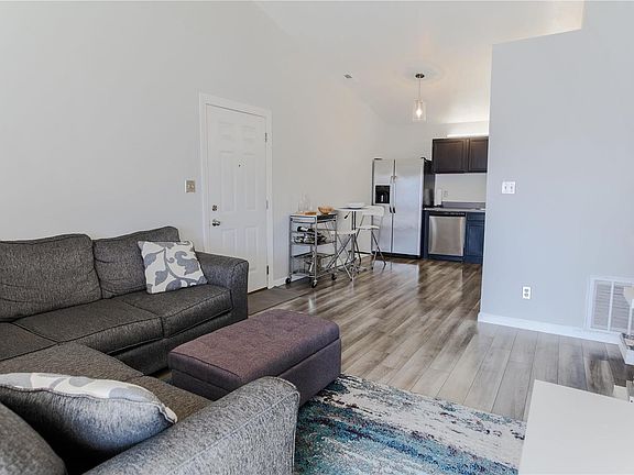 4th image of 12415 Somerset Place Dr APT L