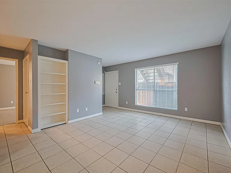 12905 Woodforest Blvd #107 — Photo 6
