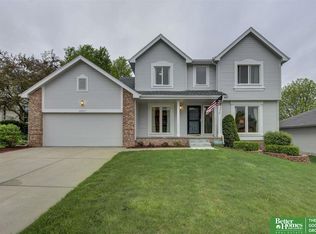 16827 L Cir, Omaha, NE 68135