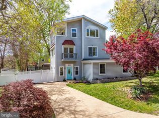 813 Shore Dr, Edgewater, MD 21037