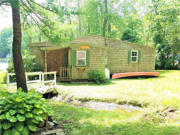 30 Henry Ln, Pascoag, RI 02859