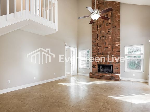 3rd image of 373 River Chase Dr