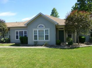 16 Hunters Woods Blvd #C, Canfield, OH 44406