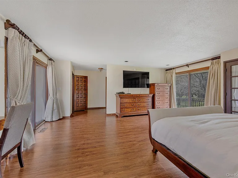 8 Plaka Ct — Photo 19