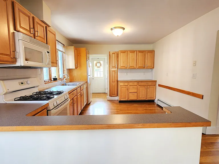 32 Cornell St #1 — Photo 7