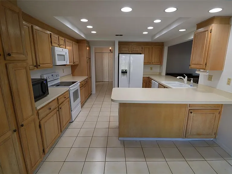 5424 Saddlebrook Way — Photo 17