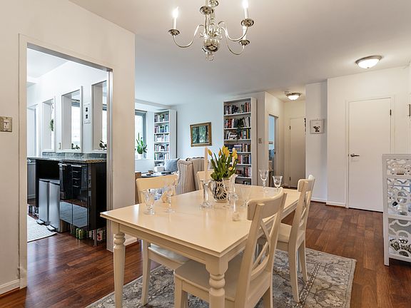 5th image of 4200 Cathedral Ave NW #1-903