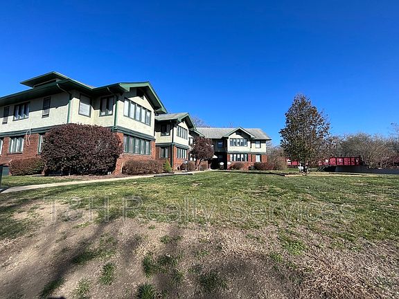 5th image of 3504 E Fall Creek Parkway North Dr APT 2