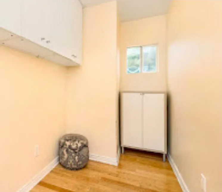 1065 Allen Ave — Photo 4